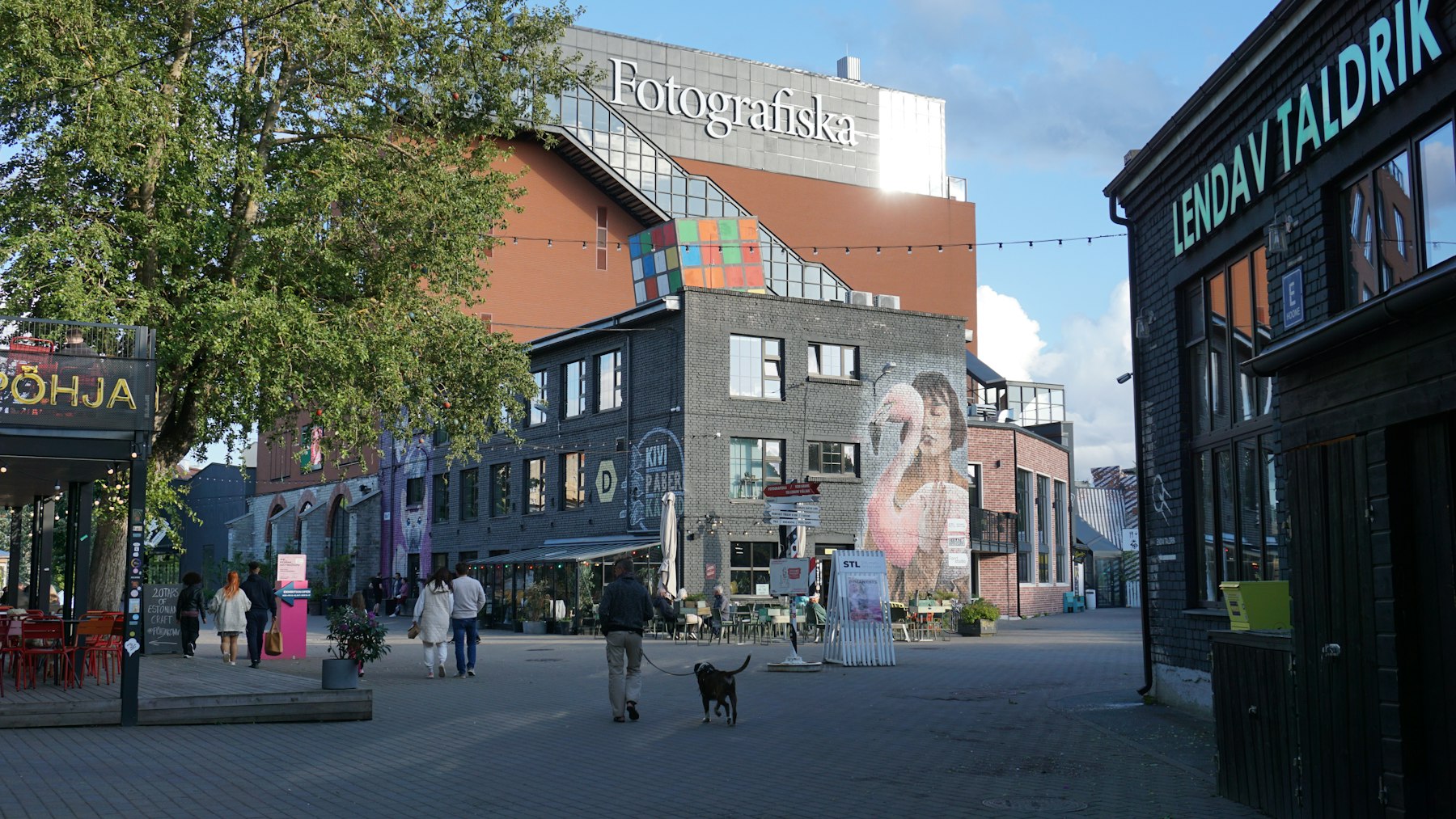 Telliskivi noon